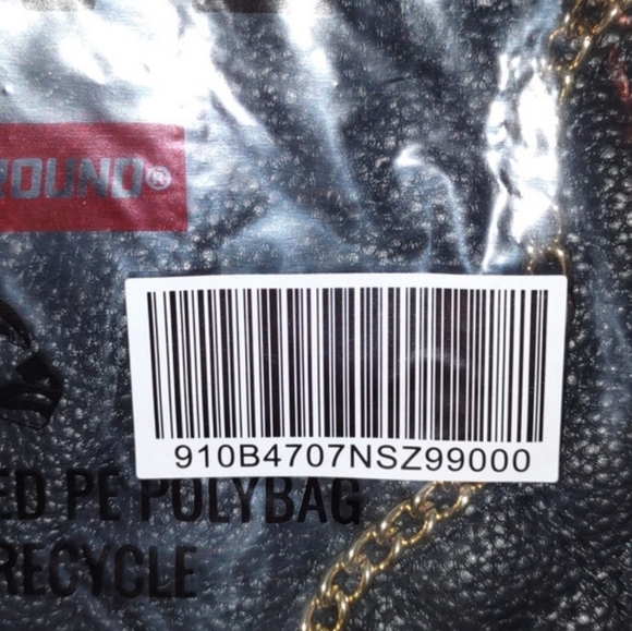 ๐SPRAYGROUND ๐Leveled Up SPLIT QUILT Shark Crossbody Clutch want it Now! - Picture 13 of 15